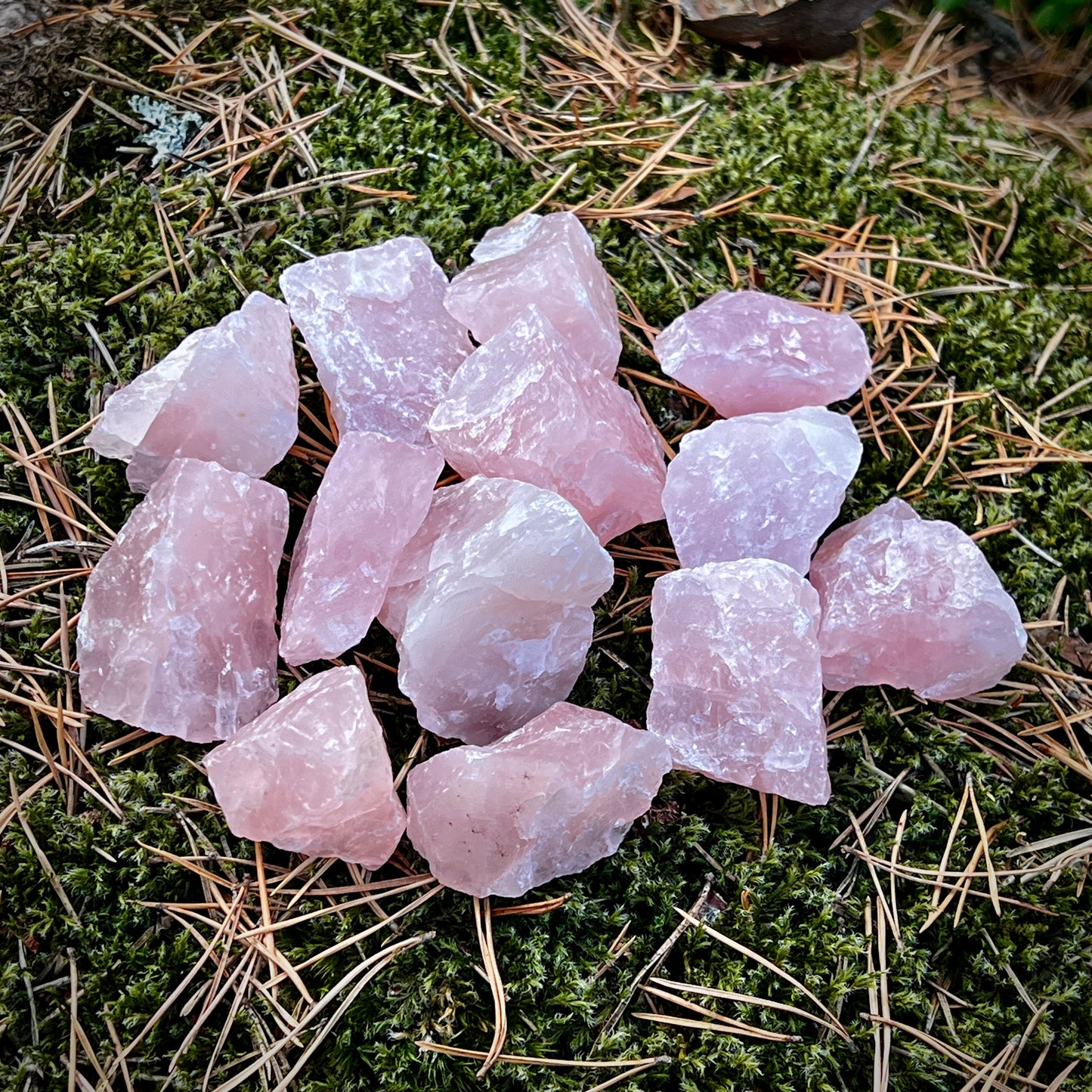 Rose quartz, raw stone